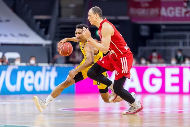 昂首挺进决 昂首挺进决